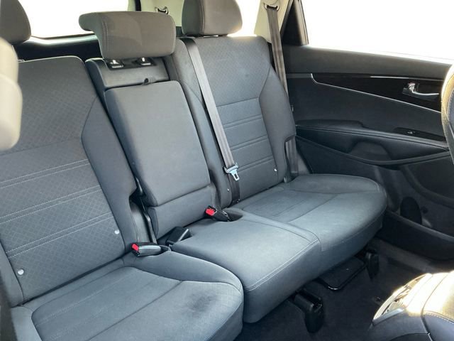 Used 2020 Kia Sorento LX image 18