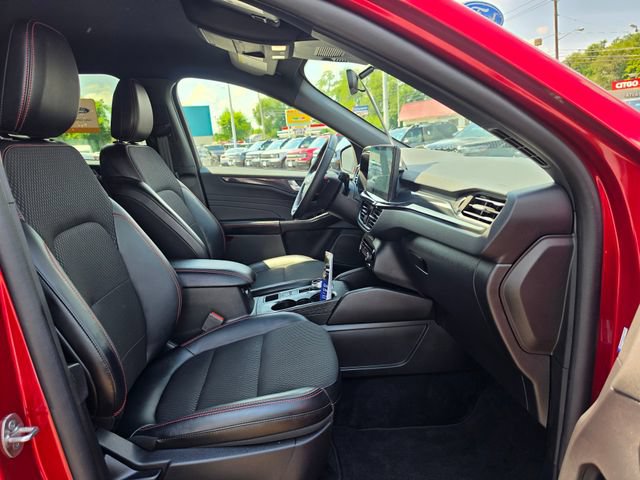 Certified 2025 Ford Escape ST-Line w/ Tech Pack #1 AWD/4WD image 13