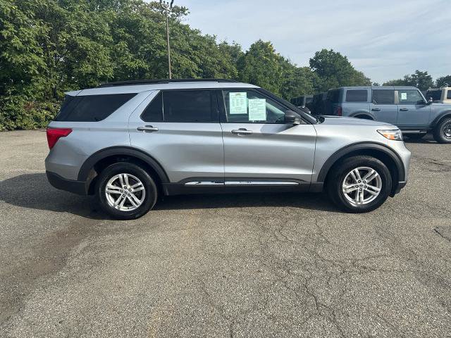 Certified 2023 Ford Explorer XLT w/ Equipment Group 202A AWD/4WD image 3