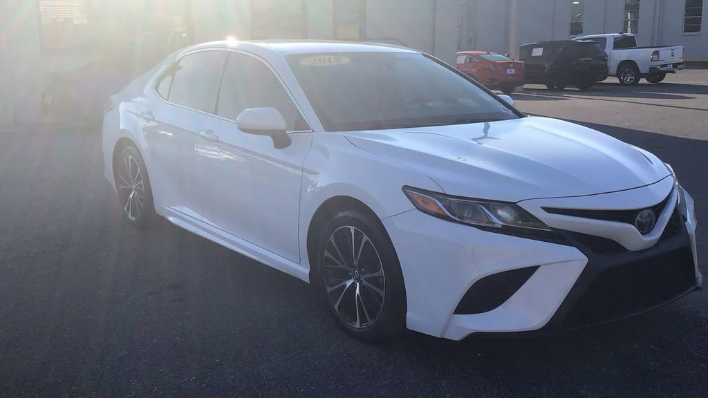 Used 2018 Toyota Camry SE image 7