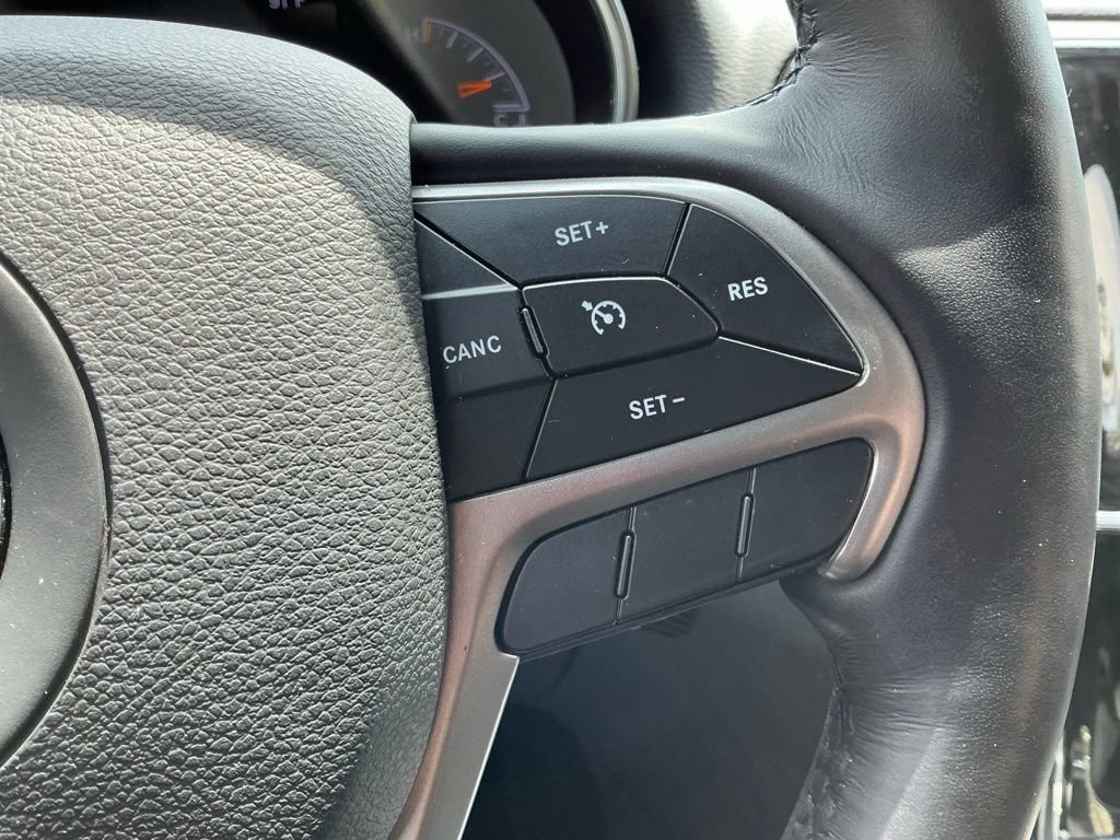 Used 2022 Jeep Grand Cherokee Laredo X RWD image 35