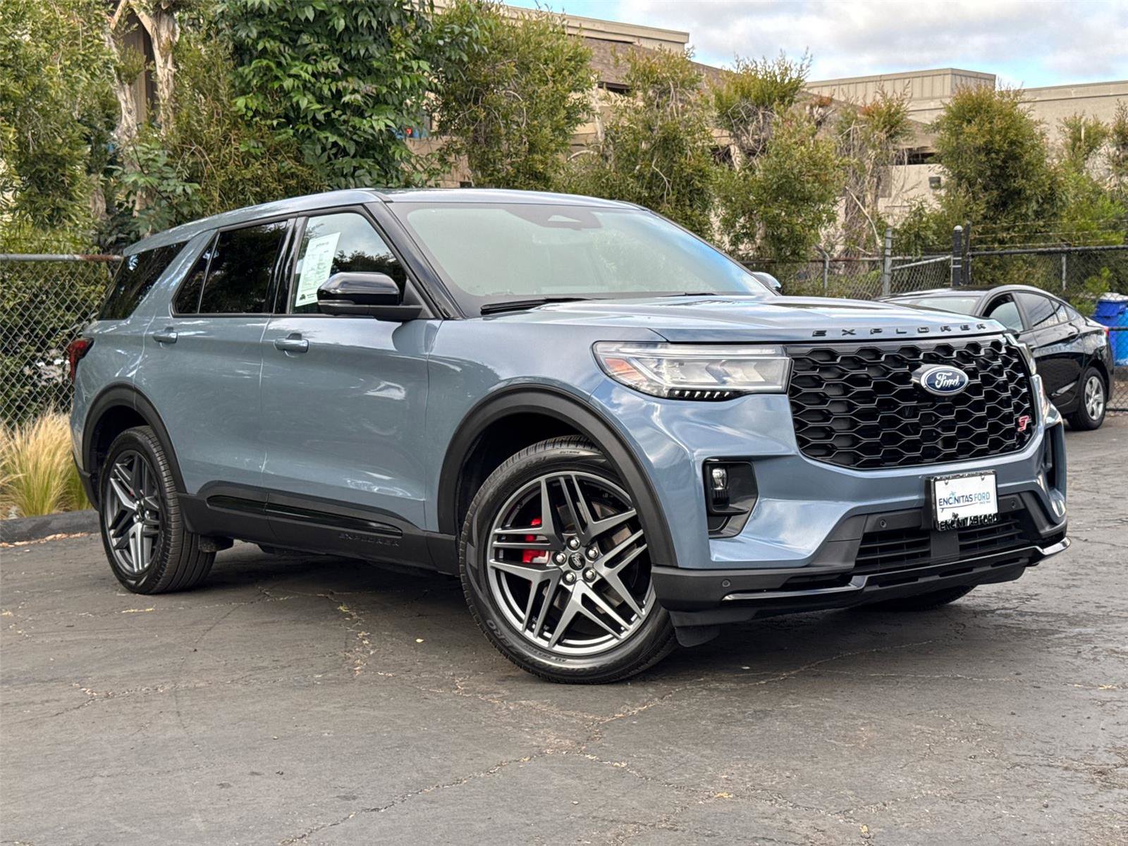 Certified 2025 Ford Explorer ST AWD/4WD image 2