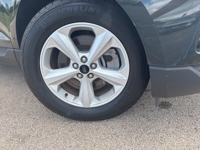 Certified 2024 Ford Edge SE image 10