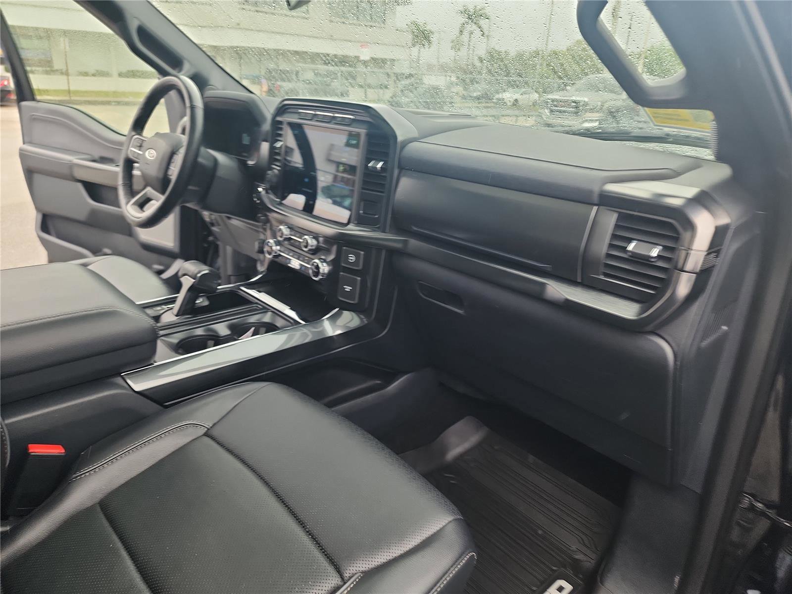 Certified 2022 Ford F150 Lariat w/ Equipment Group 502A High image 27