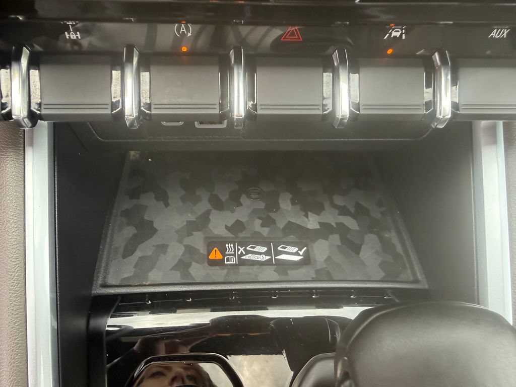 Used 2024 Chevrolet Colorado ZR2 w/ ZR2 Convenience Package III AWD/4WD image 29