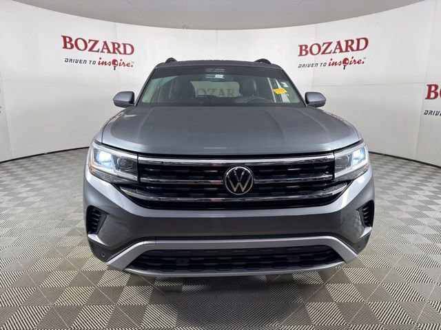 Used 2023 Volkswagen Atlas SE w/ Panoramic Sunroof Package image 2