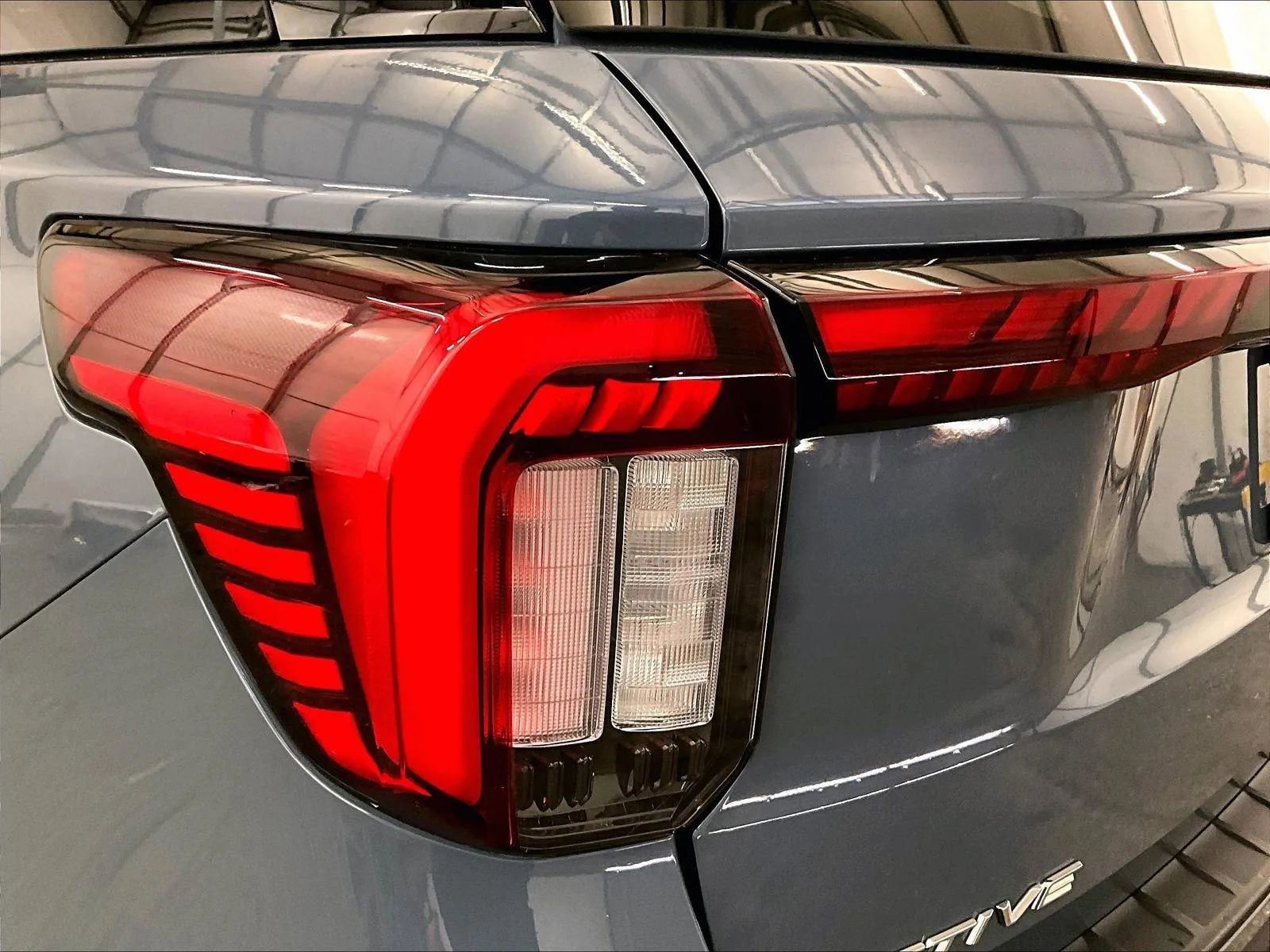 Certified 2025 Ford Explorer Active image 29