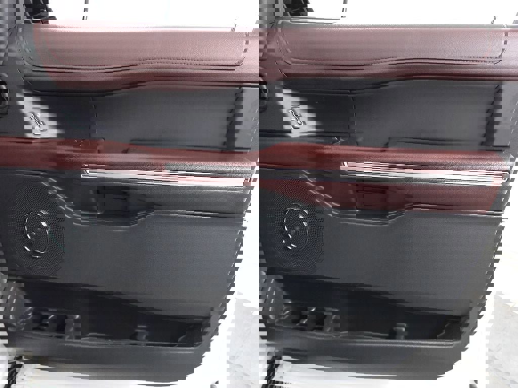 Certified 2024 Ford Expedition Limited image 30