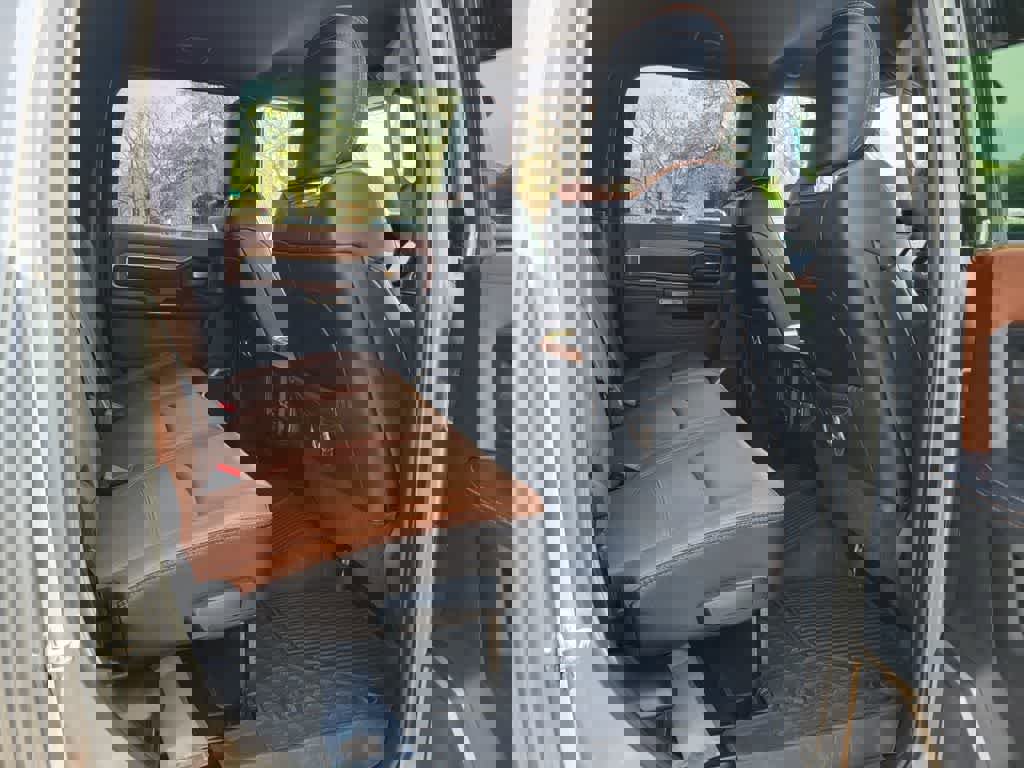 Used 2023 RAM 3500 Limited image 17