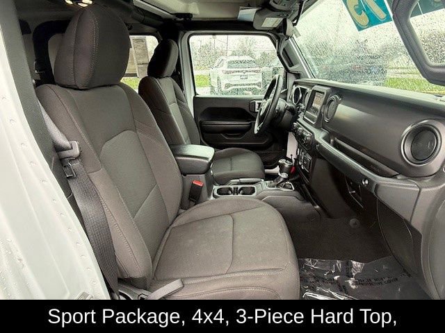 Used 2023 Jeep Gladiator Sport AWD/4WD image 17