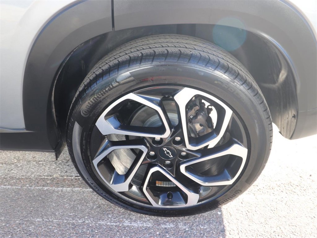 Used 2025 Chevrolet Trax RS w/ Driver Confidence Package image 13