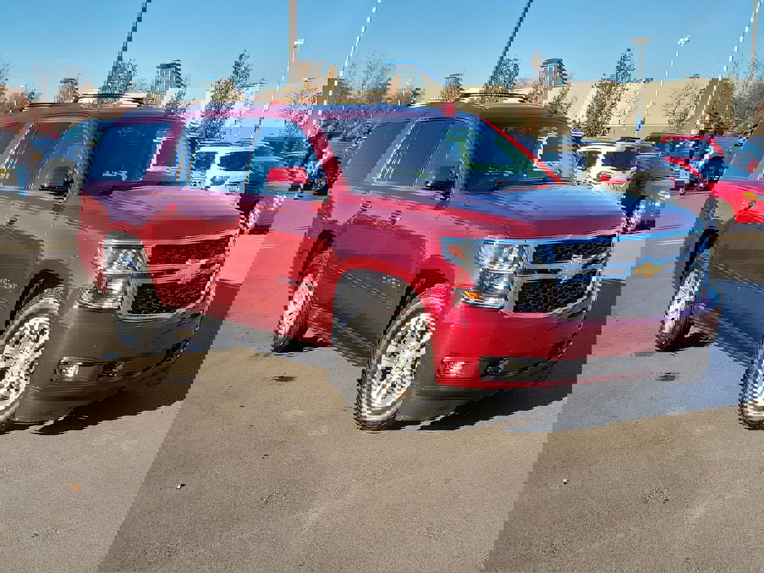 Used 2018 Chevrolet Suburban LT w/ Luxury Package image 5