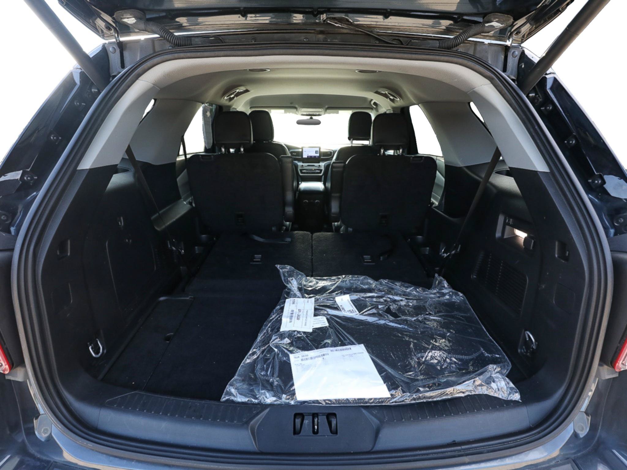 Certified 2023 Ford Explorer XLT w/ Equipment Group 202A AWD/4WD image 7