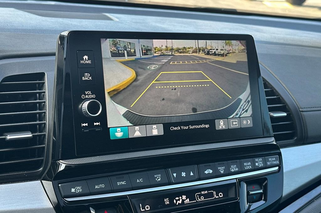 Used 2025 Honda Odyssey Touring image 25