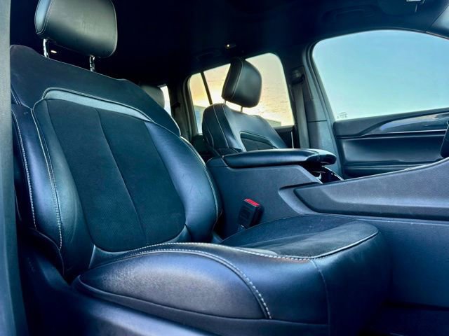 Used 2023 Jeep Grand Cherokee Altitude image 11