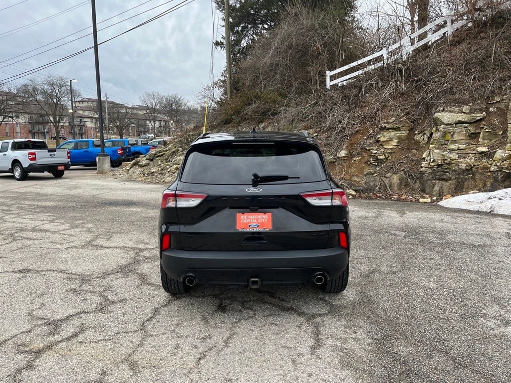 Certified 2022 Ford Escape SEL w/ SEL Stealth AWD Package image 4