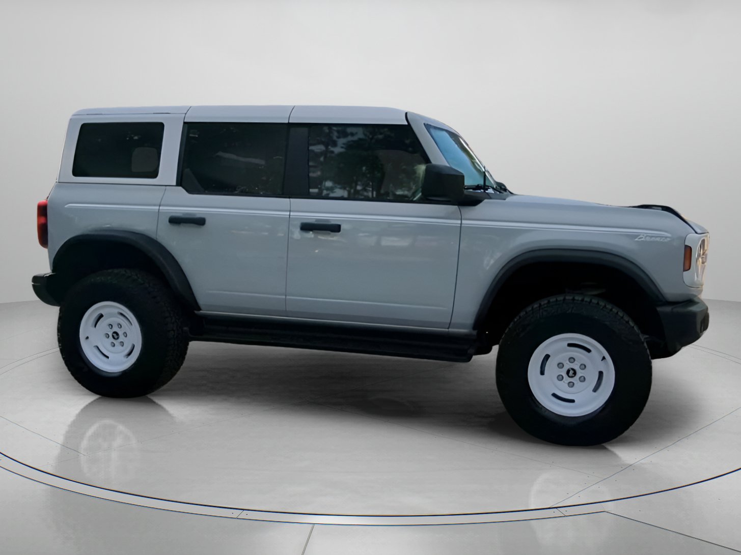 Certified 2026 Ford Bronco Heritage Edition AWD/4WD image 35