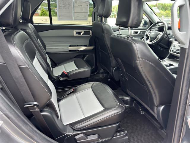 Certified 2023 Ford Explorer XLT w/ Equipment Group 202A AWD/4WD image 19