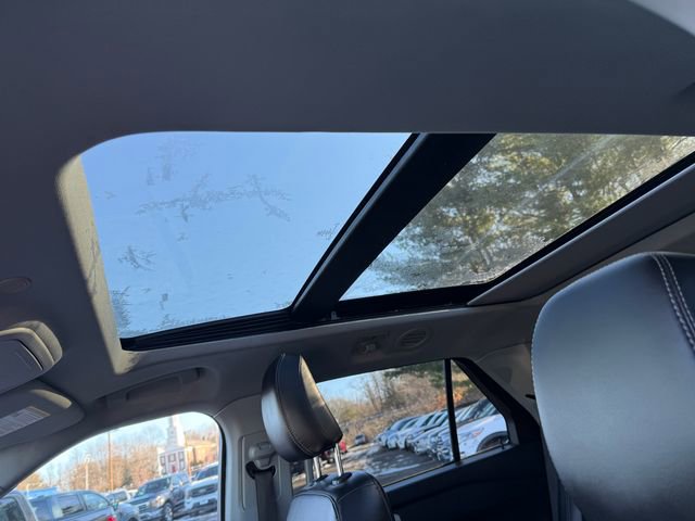 Certified 2022 Ford Explorer XLT w/ Equipment Group 202A image 7