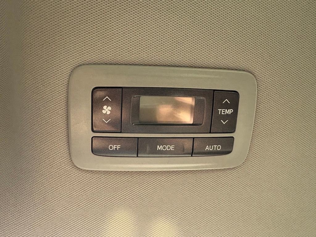 Used 2018 Toyota Sienna XLE w/ XLE Navigation Package image 30