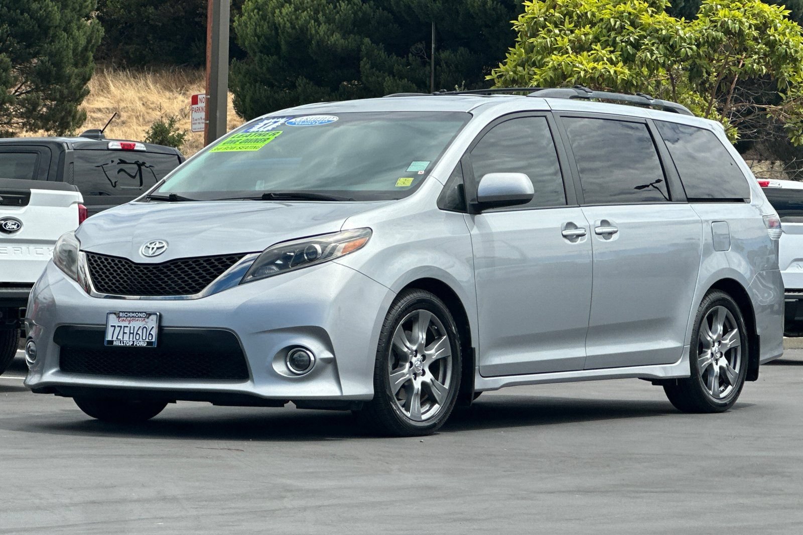 Used 2017 Toyota Sienna SE Premium FWD image 11