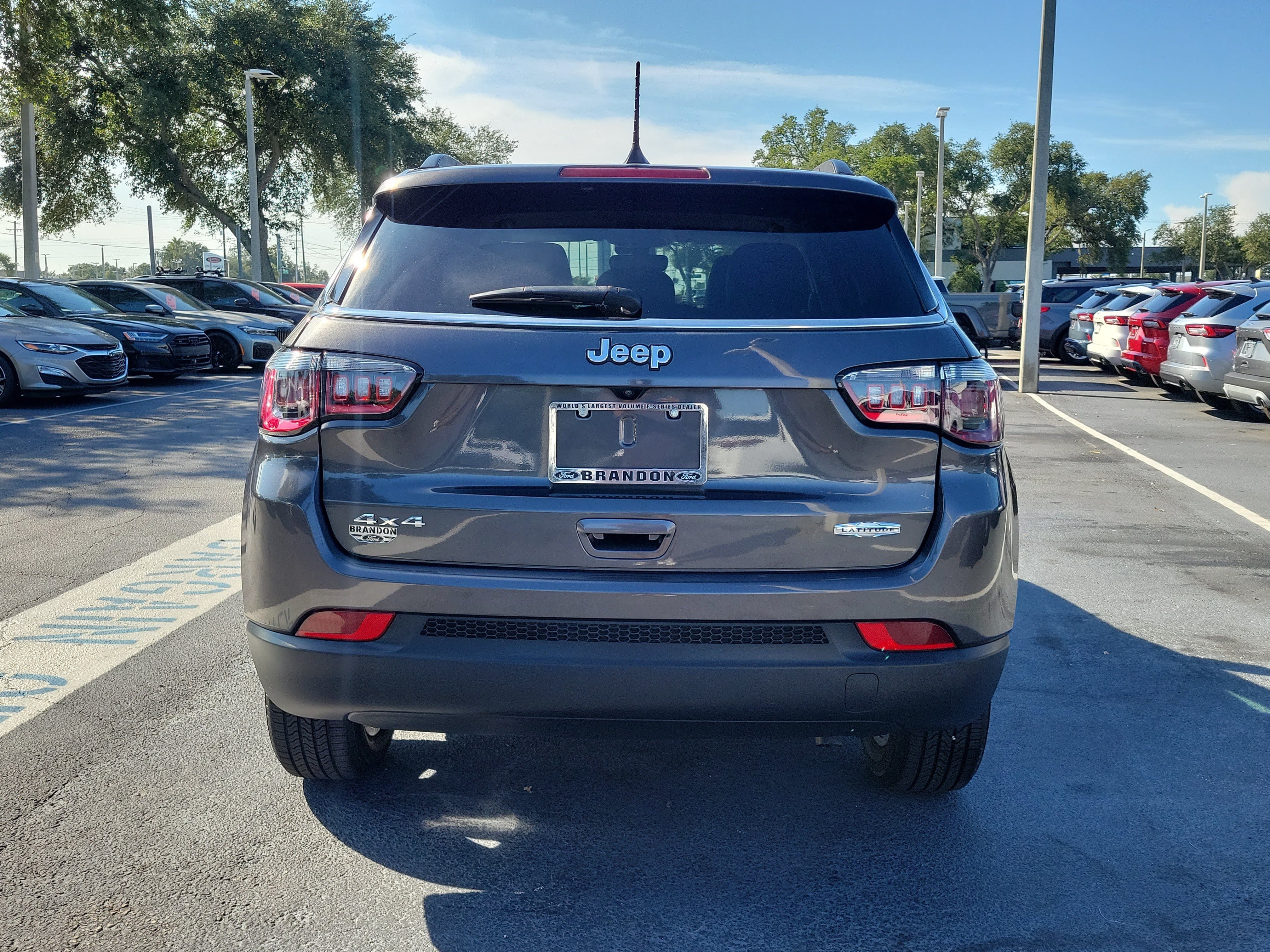 Used 2022 Jeep Compass Latitude w/ Convenience Group AWD/4WD image 8