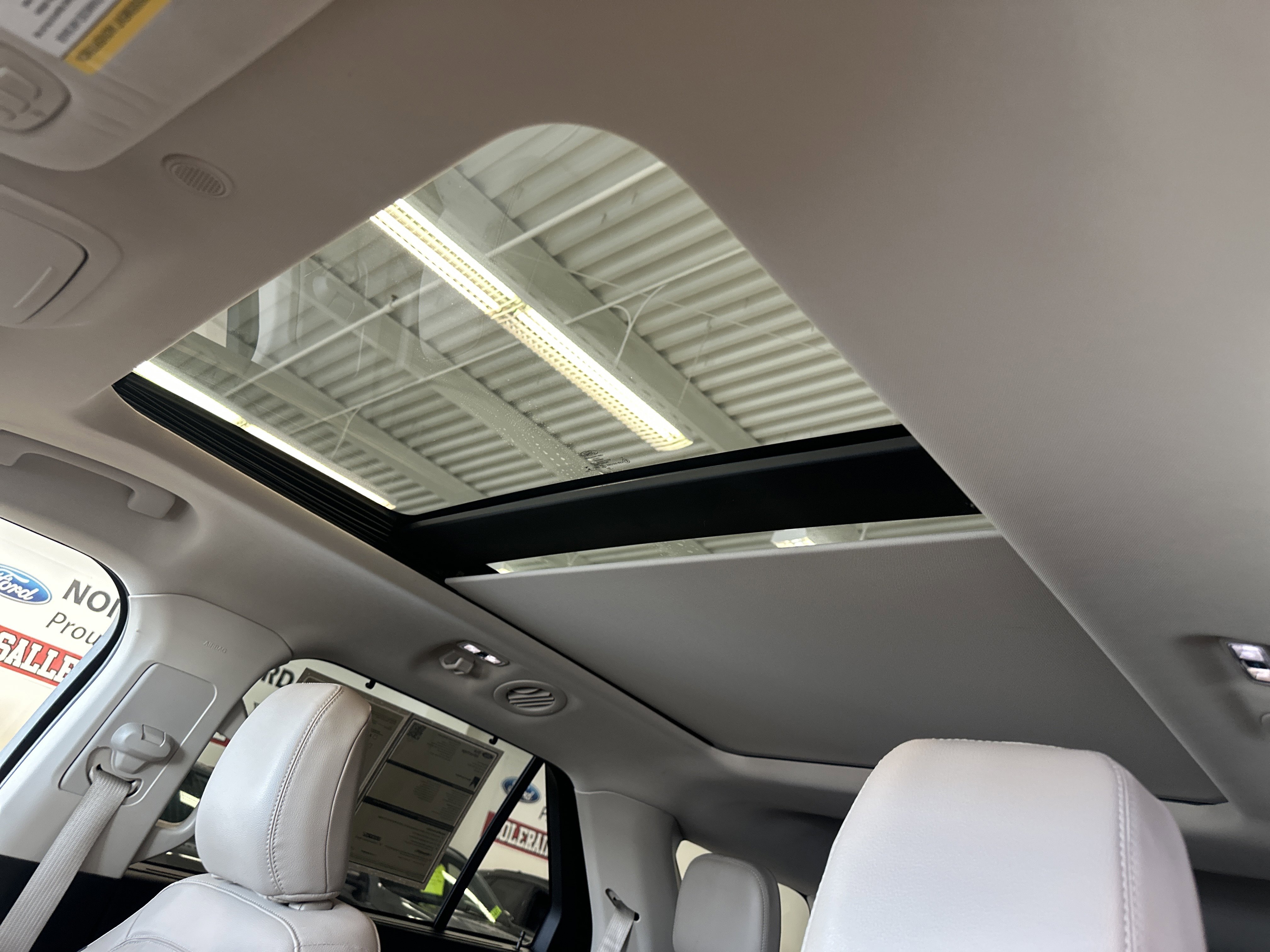 Certified 2023 Ford Explorer Limited w/ Equipment Group 301A image 4