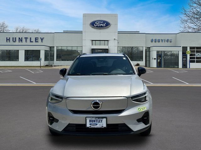 Used 2023 Volvo XC40 Recharge Ultimate AWD/4WD image 2