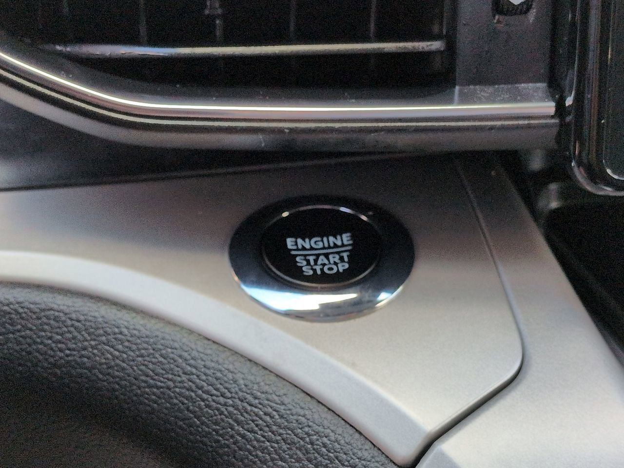 Certified 2023 Ford Explorer XLT w/ Equipment Group 202A image 27