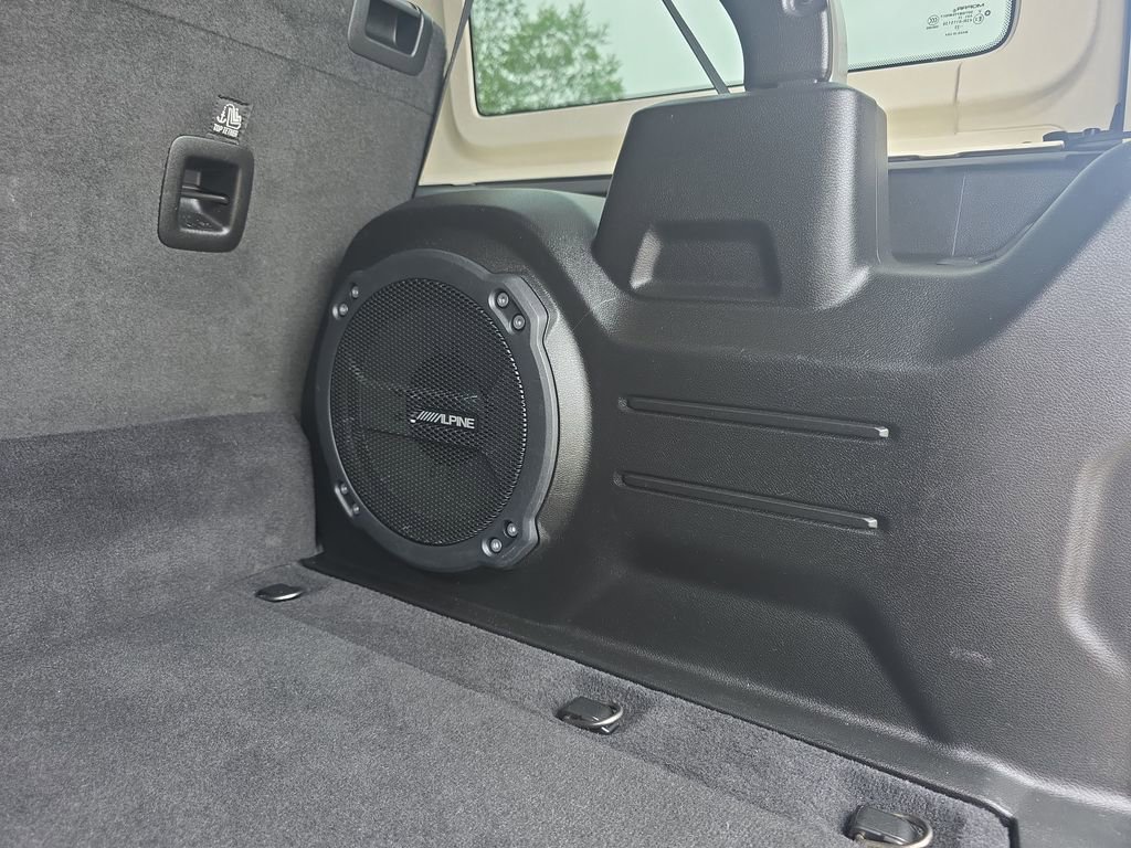 Used 2022 Jeep Wrangler Unlimited Sahara w/ Cold Weather Group AWD/4WD image 13