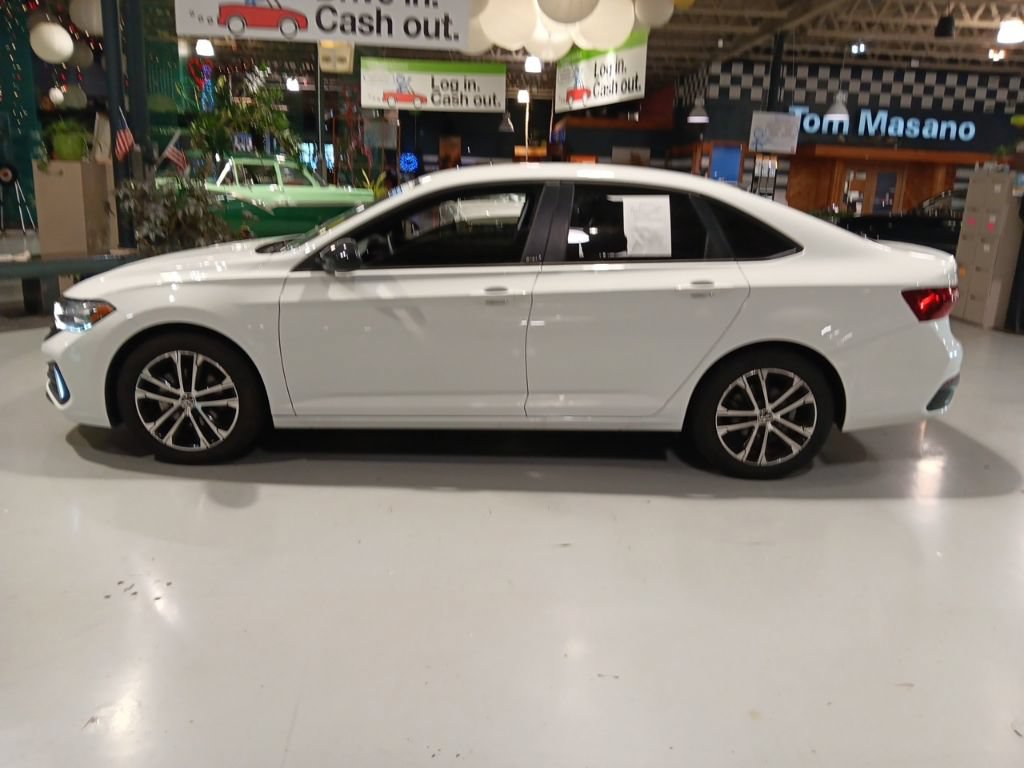 Used 2024 Volkswagen Jetta Sport FWD image 10