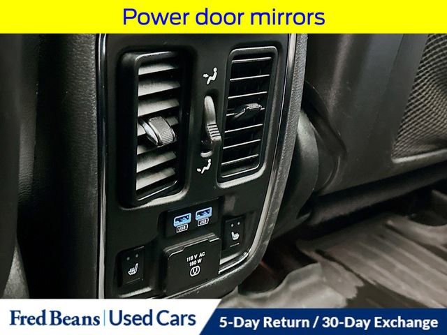 Used 2017 Jeep Grand Cherokee Overland image 32