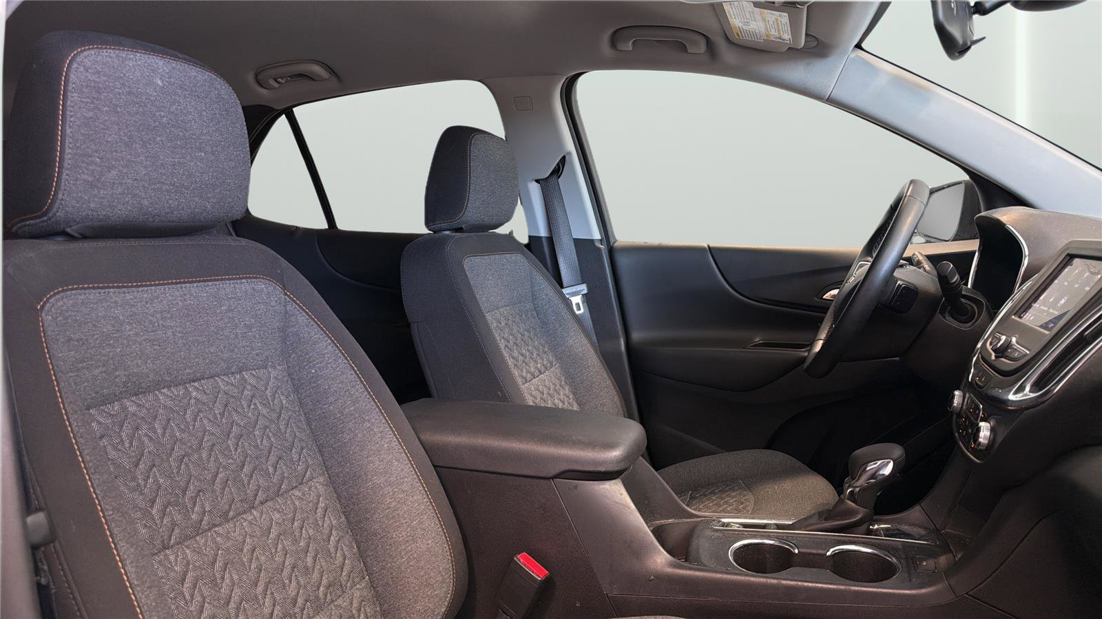 Used 2024 Chevrolet Equinox LT FWD image 16