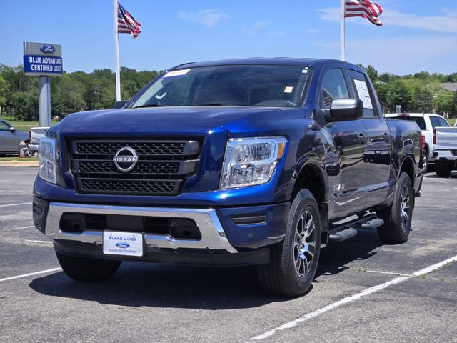 Used 2024 Nissan Titan SV w/ SV Convenience Package RWD image 3