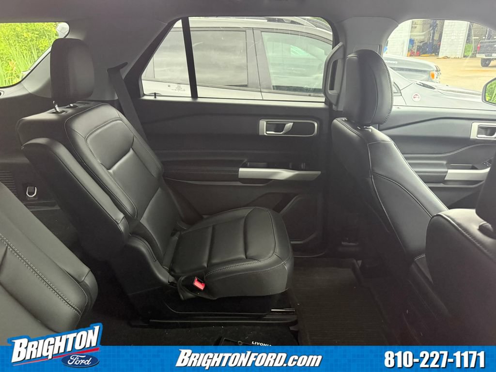 Certified 2024 Ford Explorer XLT w/ Equipment Group 202A AWD/4WD image 8