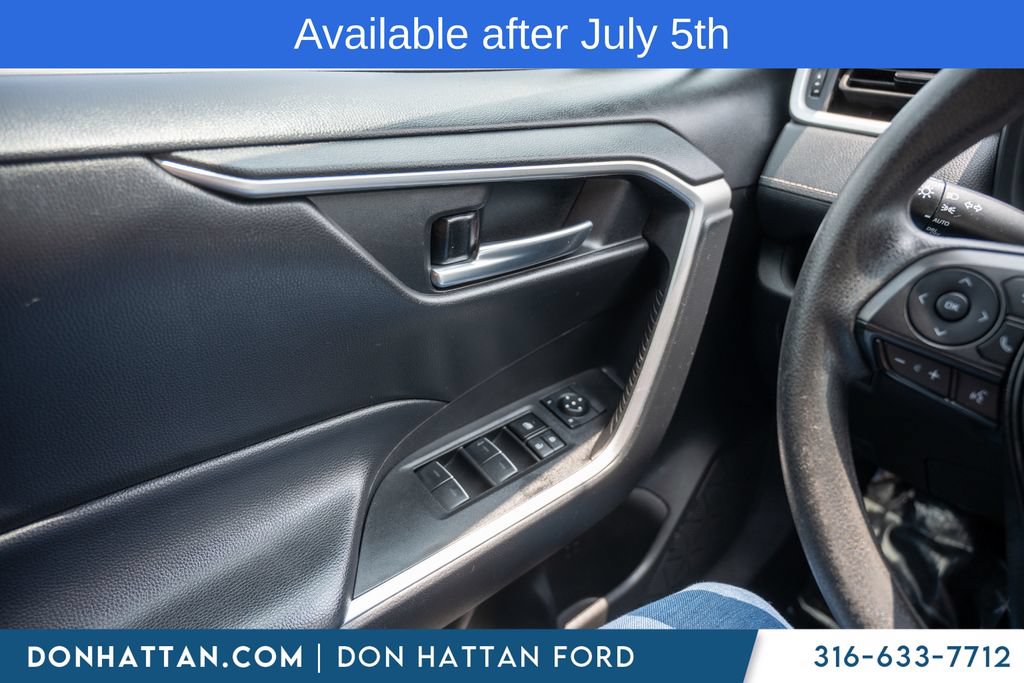 Used 2024 Toyota RAV4 XLE FWD image 18