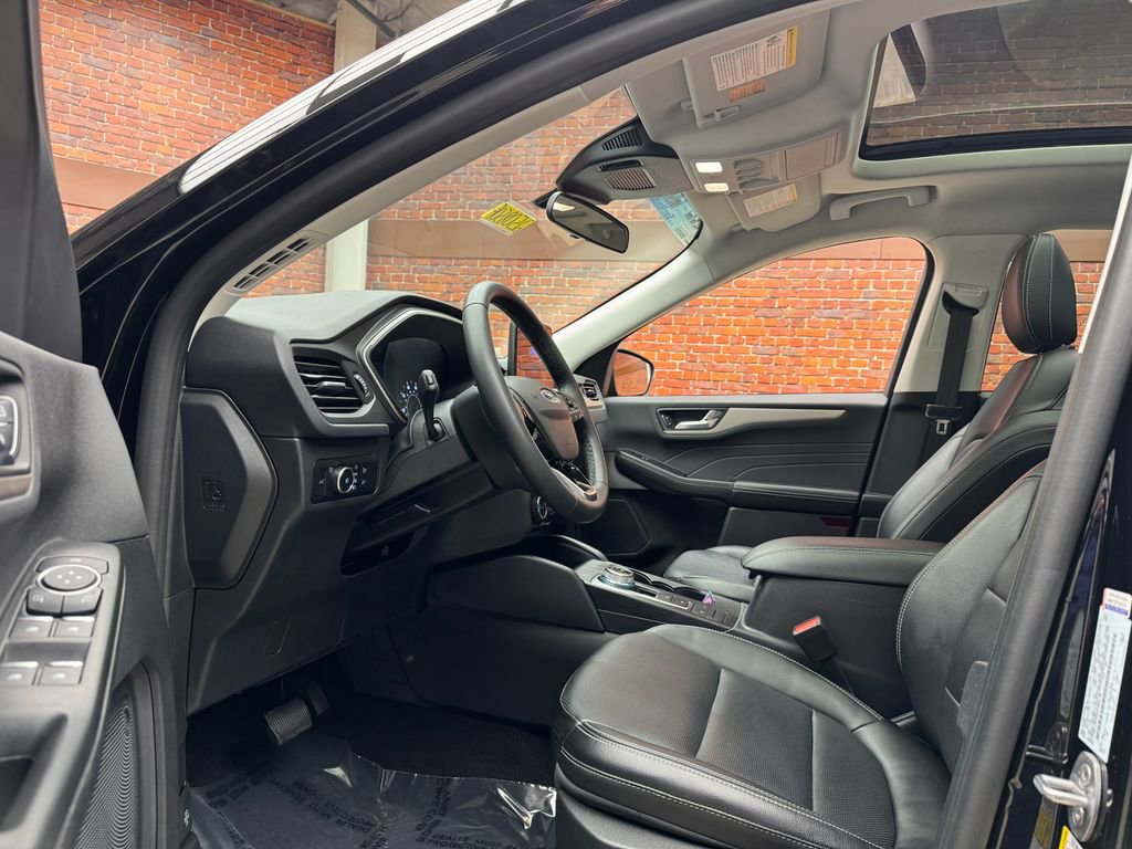 Certified 2022 Ford Escape SEL image 25