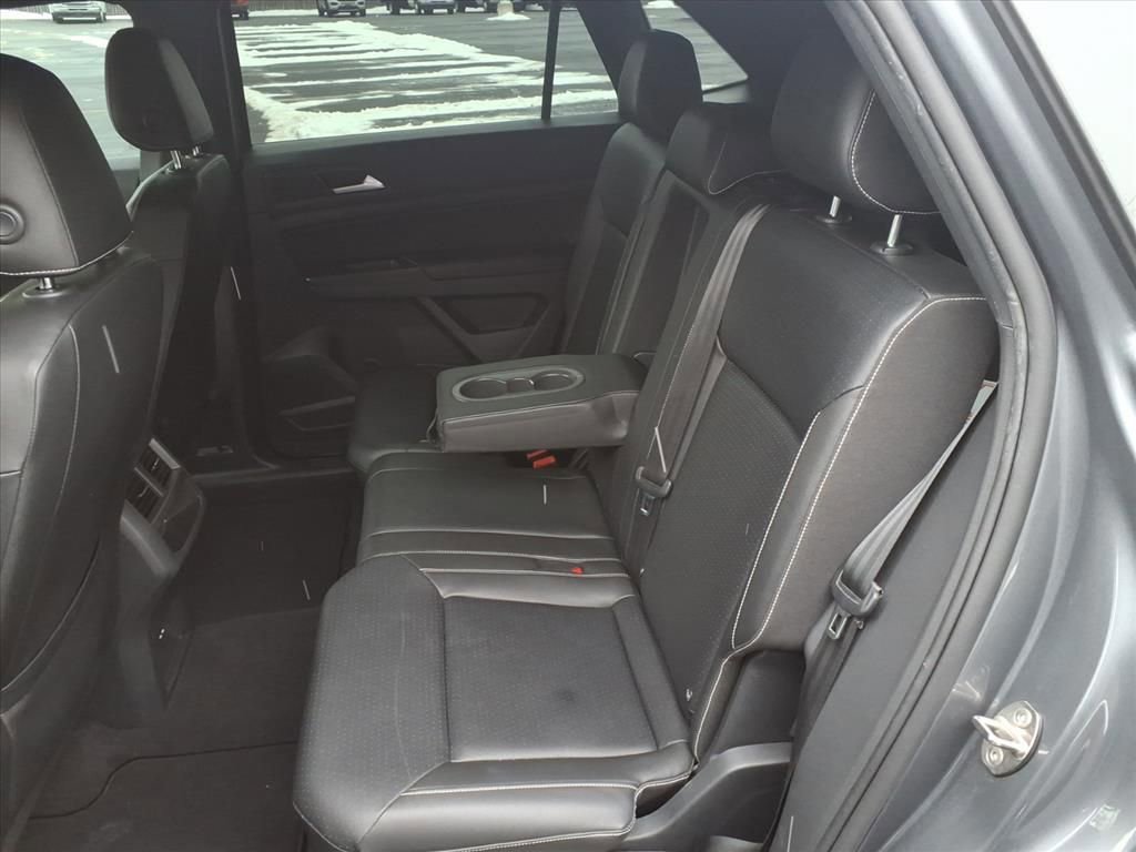 Used 2020 Volkswagen Atlas Cross Sport SE w/ Towing Package image 29