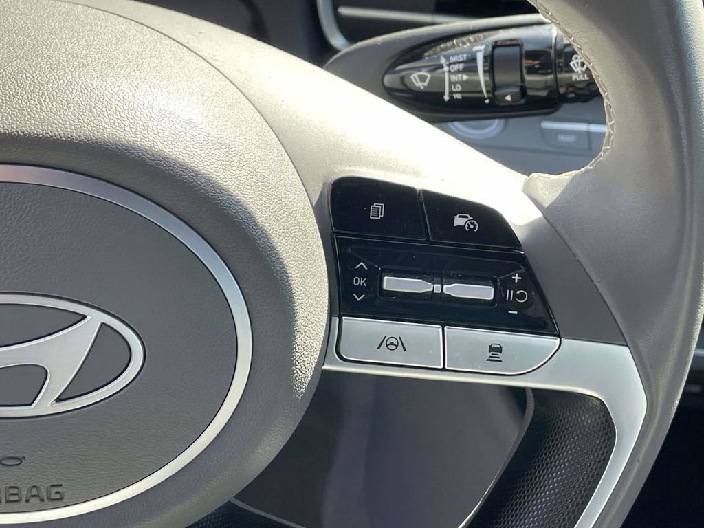 Used 2025 Hyundai Elantra SEL image 20