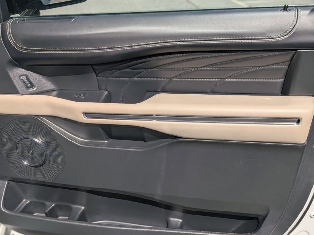 Certified 2024 Ford Expedition Max Platinum image 38