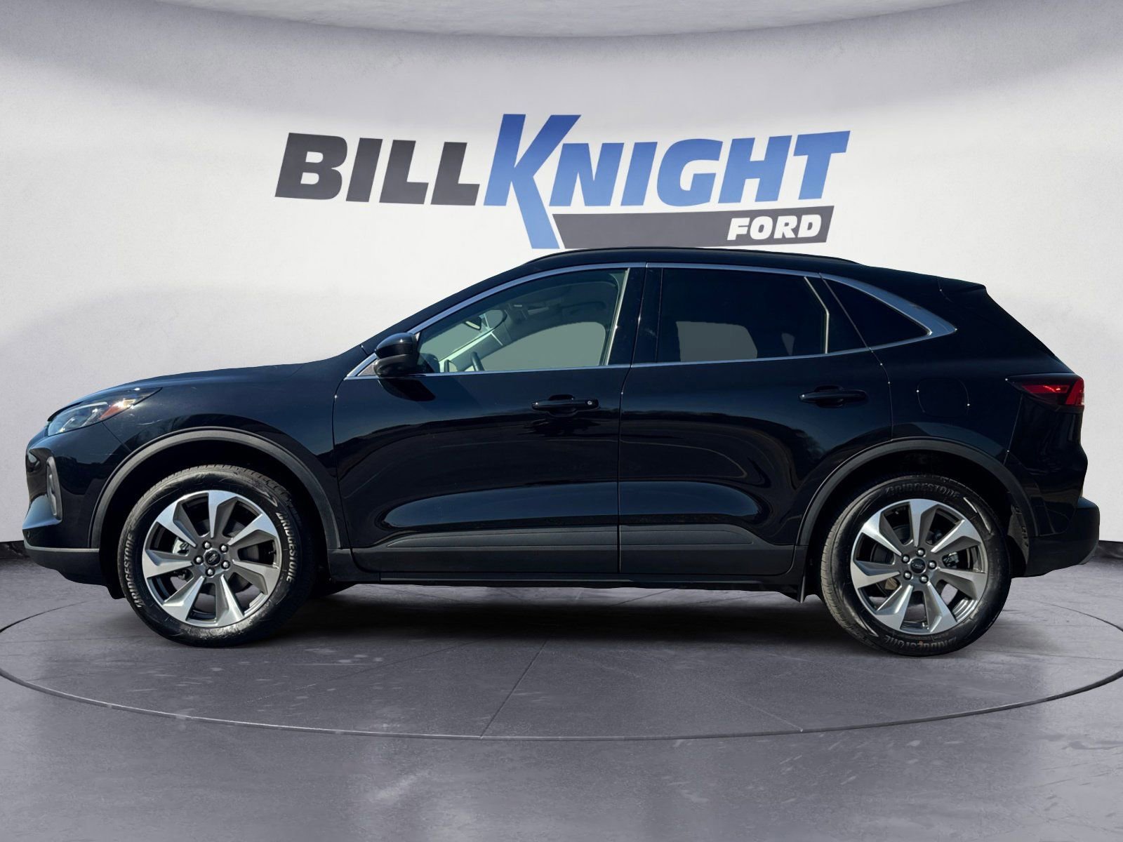 Certified 2025 Ford Escape Platinum w/ Premium Technology Package image 2