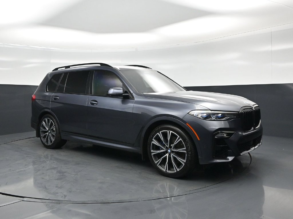 Used 2020 BMW X7 M50i w/ Dynamic Handling Package AWD/4WD image 56