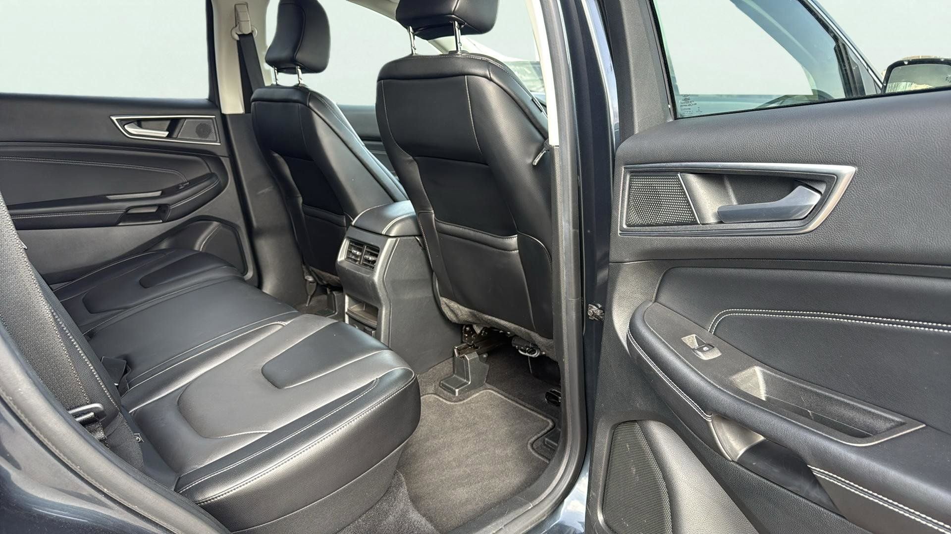 Certified 2022 Ford Edge Titanium AWD/4WD image 18