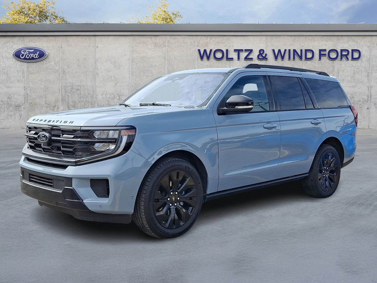 Certified 2025 Ford Expedition Platinum w/ Stealth Appearance Package AWD/4WD image 3