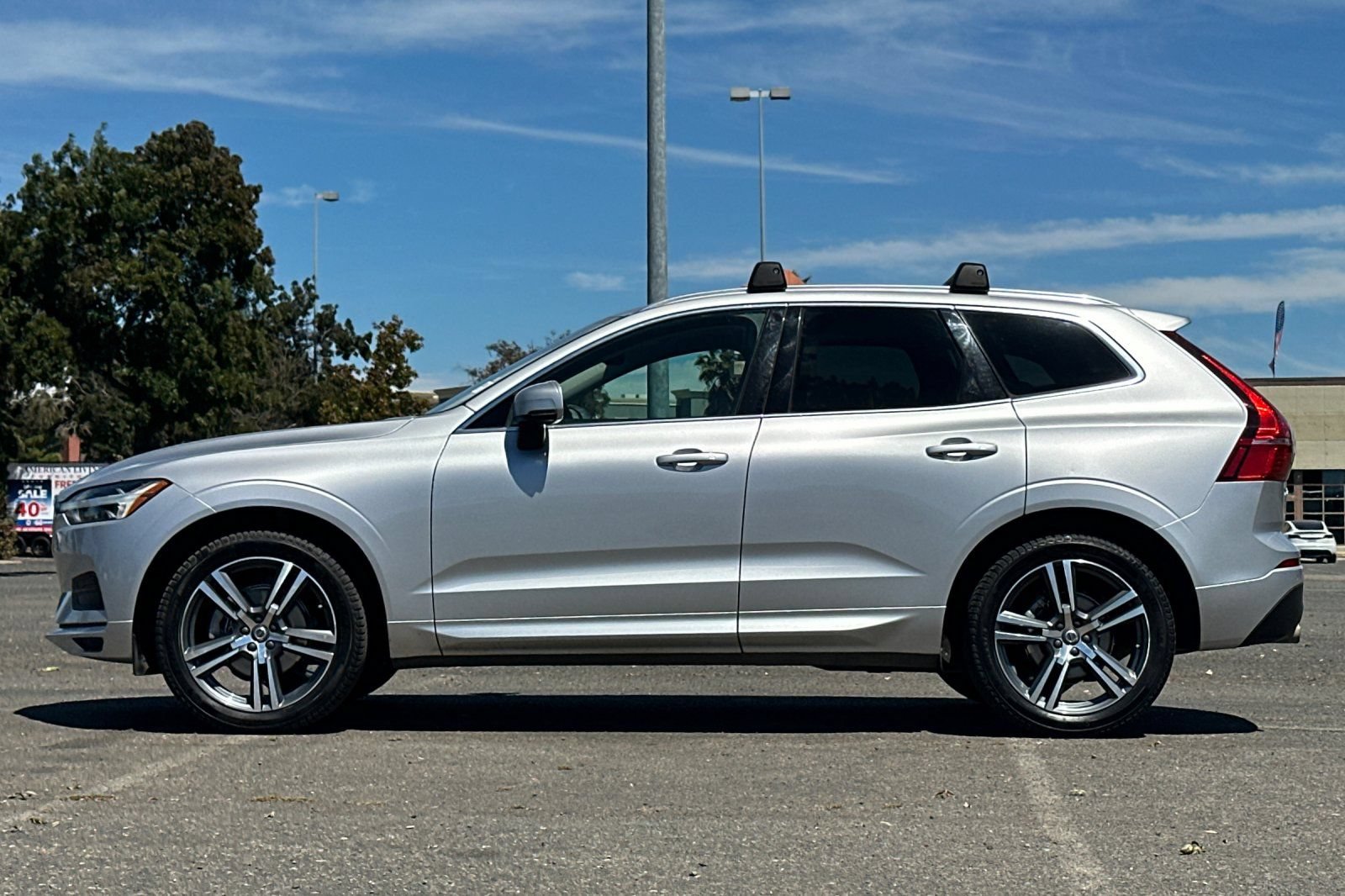 Used 2020 Volvo XC60 T5 Momentum w/ Premium Package AWD/4WD image 7