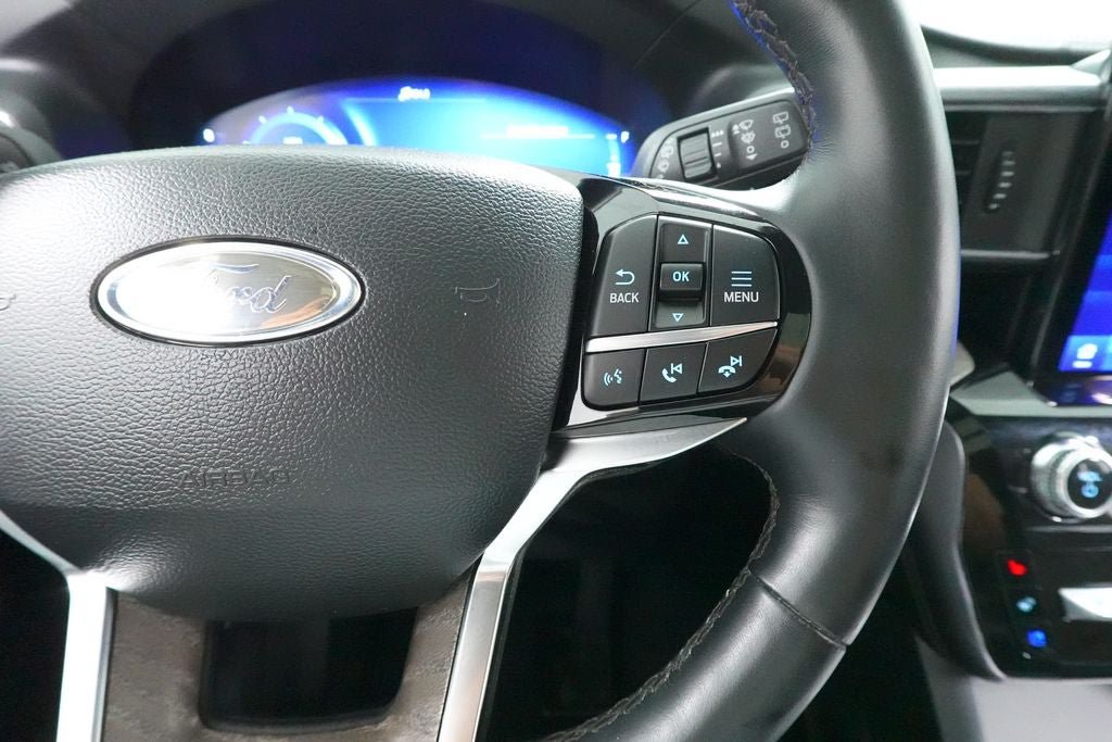 Certified 2023 Ford Explorer Platinum w/ Technology Package AWD/4WD image 16