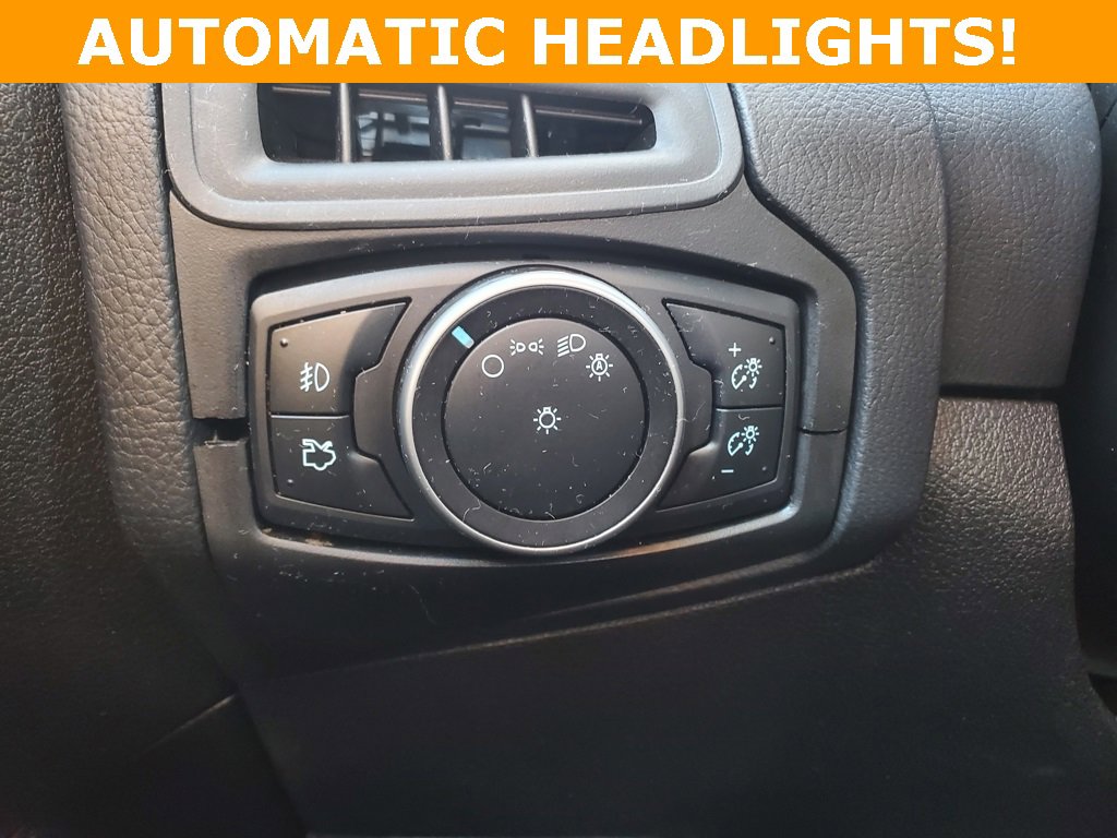 Certified 2016 Ford Focus SE w/ SE Sport Package image 16