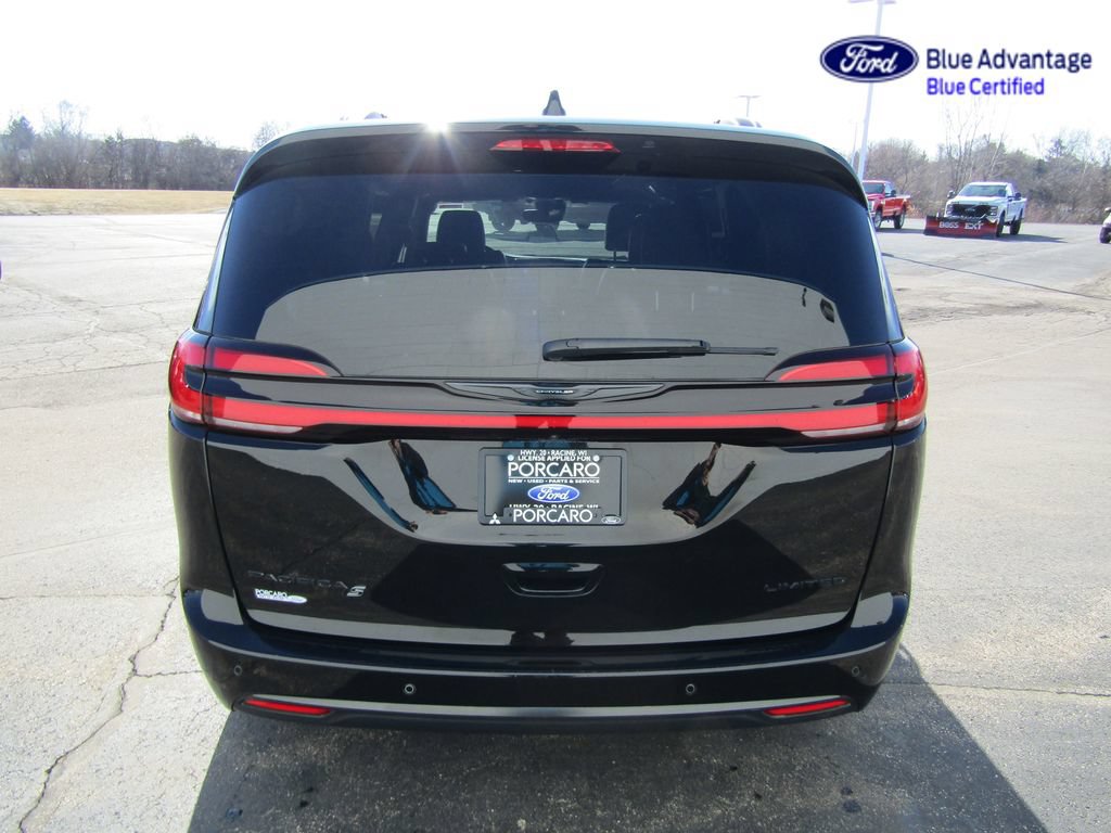 Used 2025 Chrysler Pacifica Limited FWD image 8