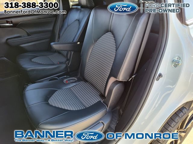 Used 2023 Toyota Highlander L image 27