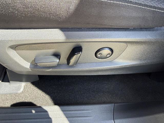 Used 2025 Nissan Pathfinder SV AWD/4WD image 16